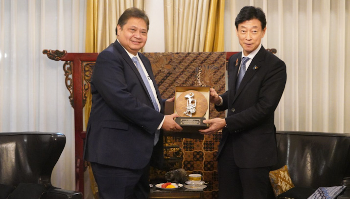 Menko Airlangga Bertemu Menteri METI Jepang yang Baru, Bahas Kerja Sama Perdagangan dan Investasi