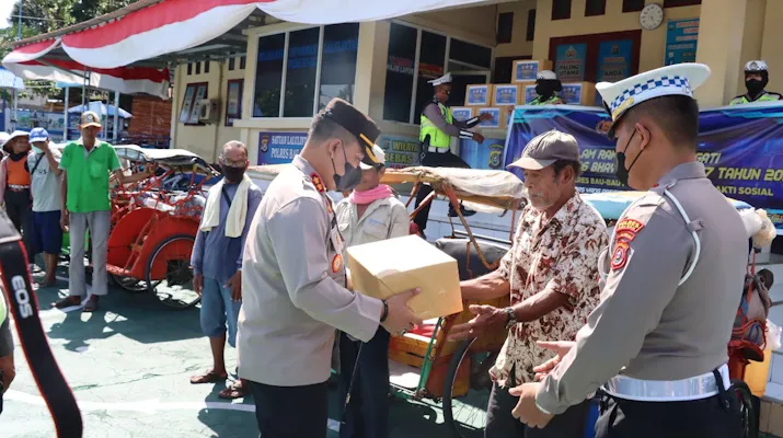 Peringati Hari Lalu Lintas ke-67, Satlantas Polres Baubau Bagi-bagi Sembako