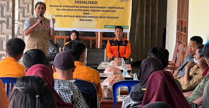 Peserta KKN Tematik Desa Lambakara, Sosialisasi Mitigasi Bencana Menuju Desa Tangguh Bencana