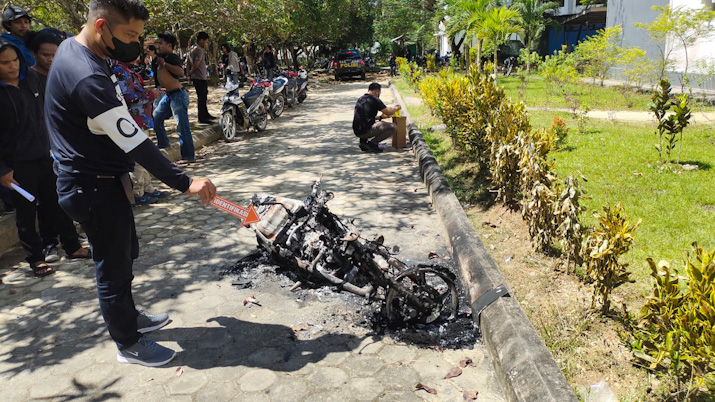 Mahasiswa Ini Sadar Motornya Dibakar OTK dari Postingan di Sosmed