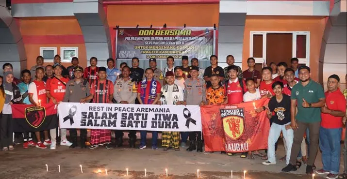 Peduli Tragedi Kanjuruhan, PSSI Baubau Bersama Polisi dan Komunitas Pencinta Bola Doa Bersama