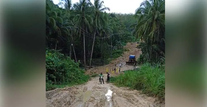 Jalan Jalur Wawouso-Bobolio Rusak, PT GKP Kembali Lalukan Perbaikan