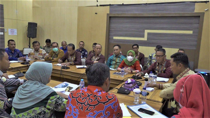 Satgas penataan Kota Kendari mengadakan rapat evaluasi di ruang rapat sekda, Kamis (3/11/2022).