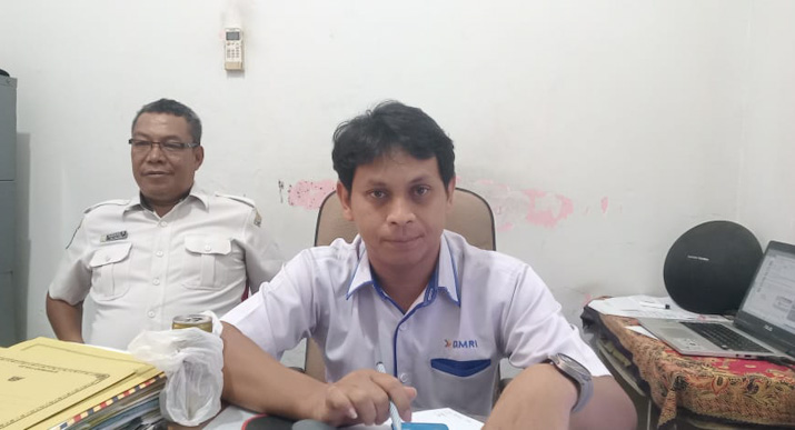 Manager Usaha Perum Damri cabang Kendari, Dadang Rahmat (Kiri) dan Manager Keuangan, Hermawan.