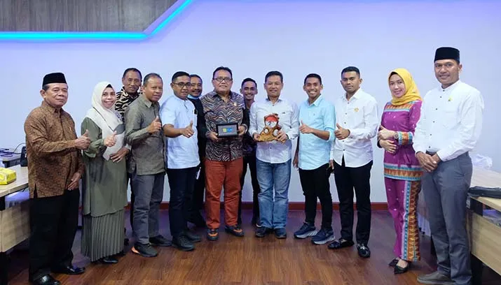 Tindaklanjuti Keluhan Masyarakat, DPRD Mubar Sambangi PLN Sulselbar Makassar