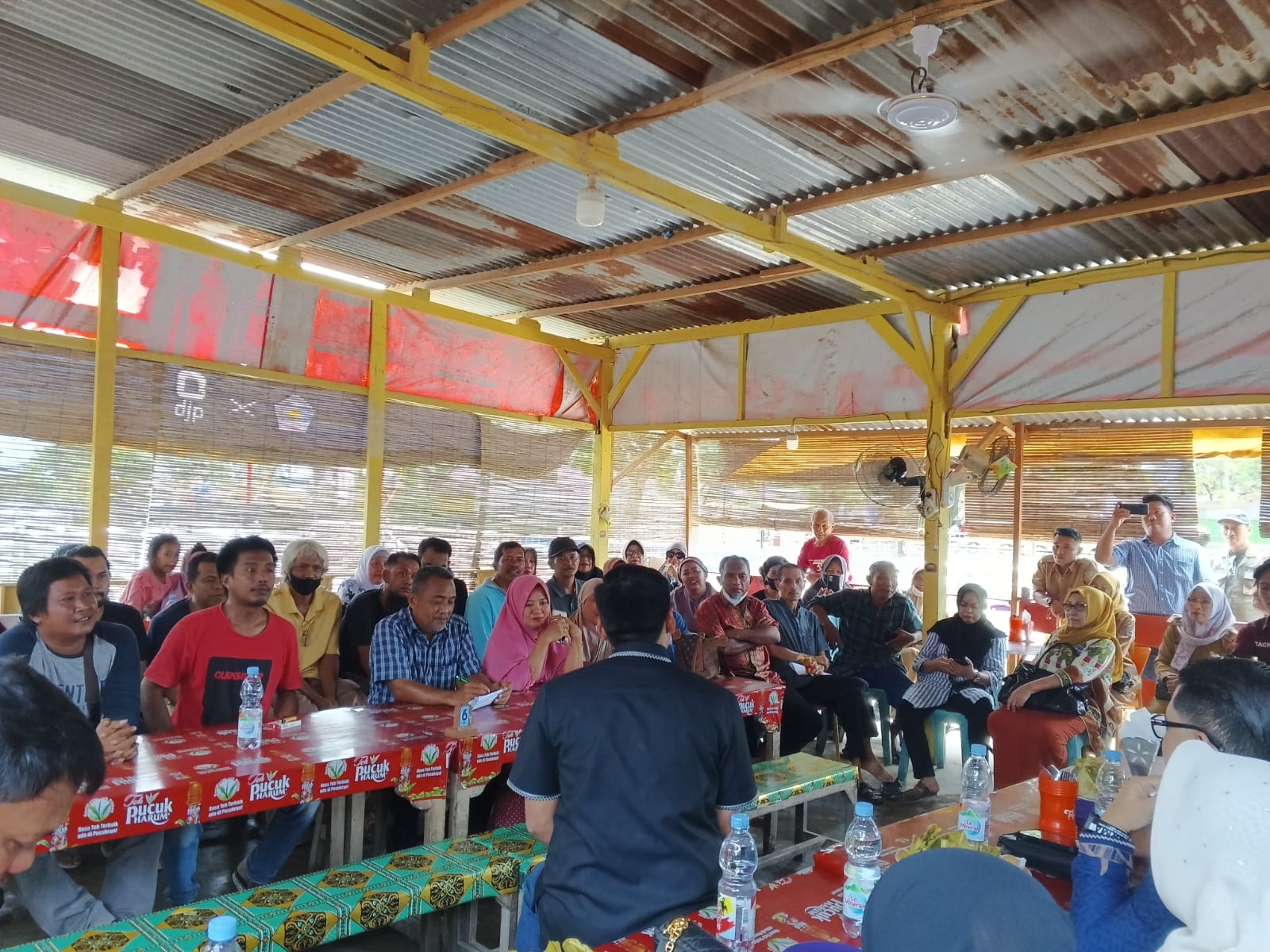 DPRD Kendari Belum Izinkan Pembongkaran Warung di Bantaran Kali Kadia