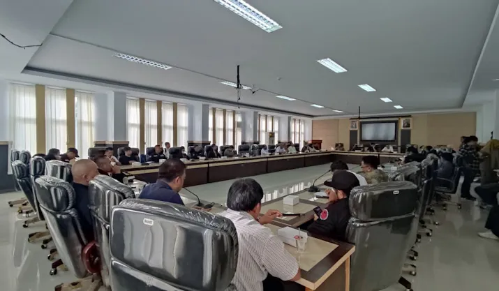 DPRD Kendari Fasilitasi RDP Bapenda dan Arokap