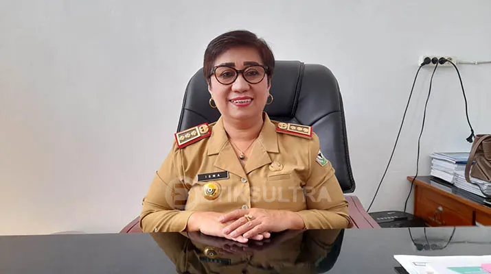 Kepala Balitbang Sultra, Dra Hj. Isma