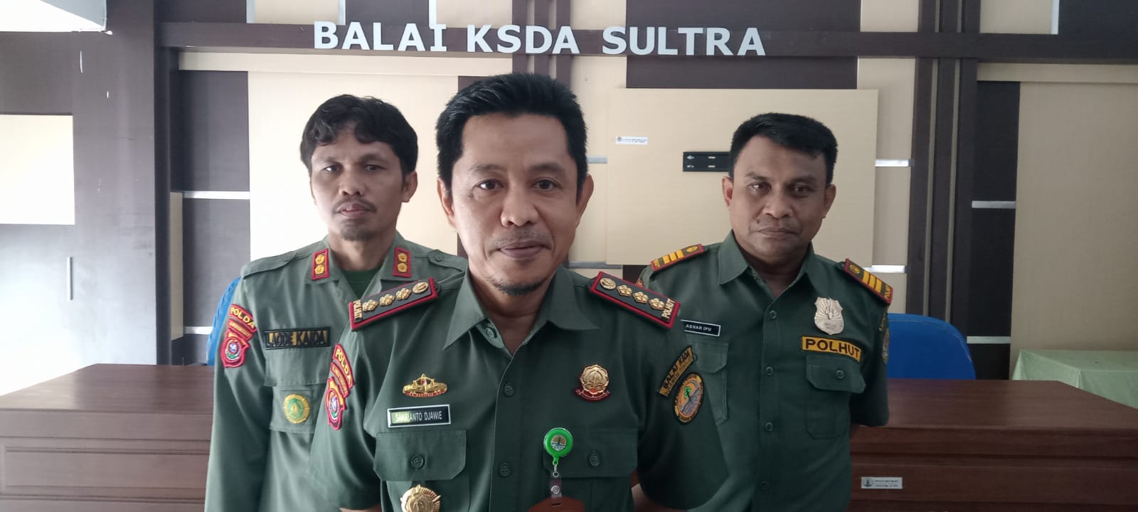 BKSDA Sultra Lepas Liarkan Dua Ekor Buaya di Konsel