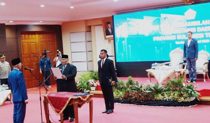 Gubernur Sultra Resmi Melantik Asrun Lio sebagai Sekda Definitif
