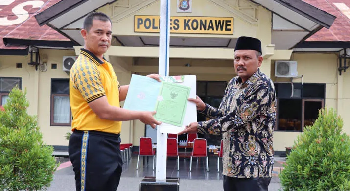 Polres Konawe Terima Tanah Wakaf dari Kepala Desa Morosi