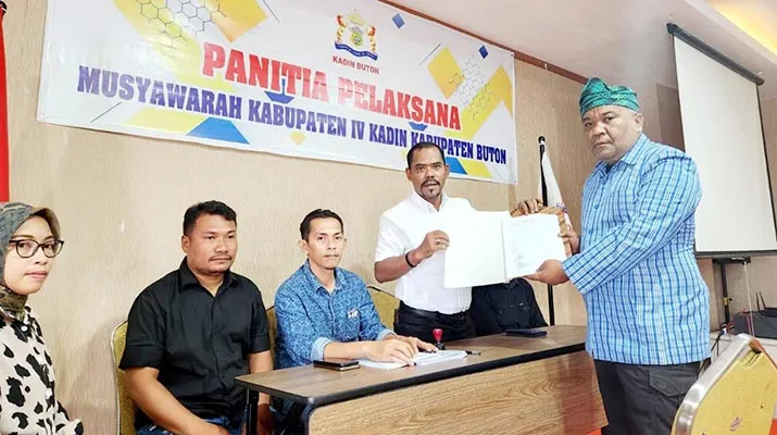 LM Sumarlin Calon Tunggal Ketua Kadin Buton Periode 2023-2028
