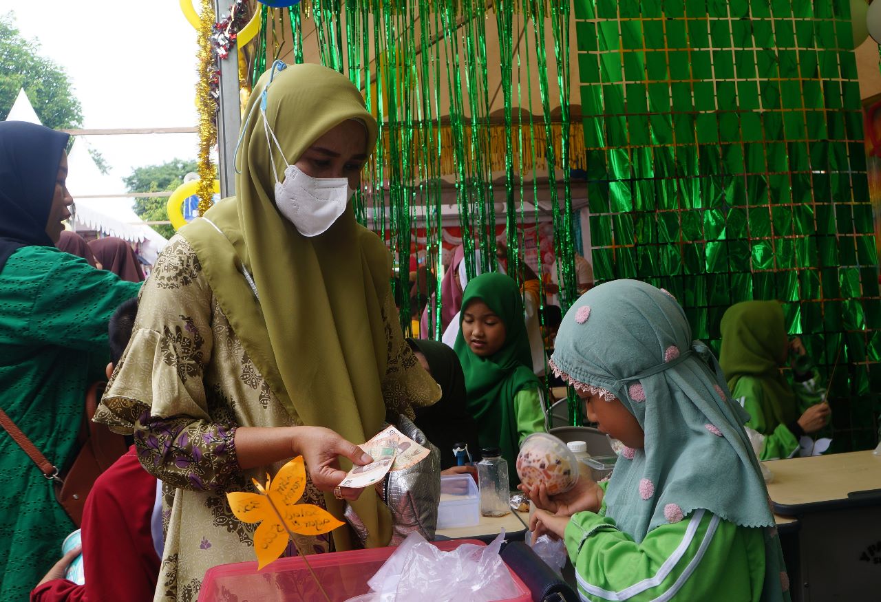 SDIT Al Qalam Kendari Tumbuhkan Jiwa Kewirausahaan Siswa Lewat Market Day