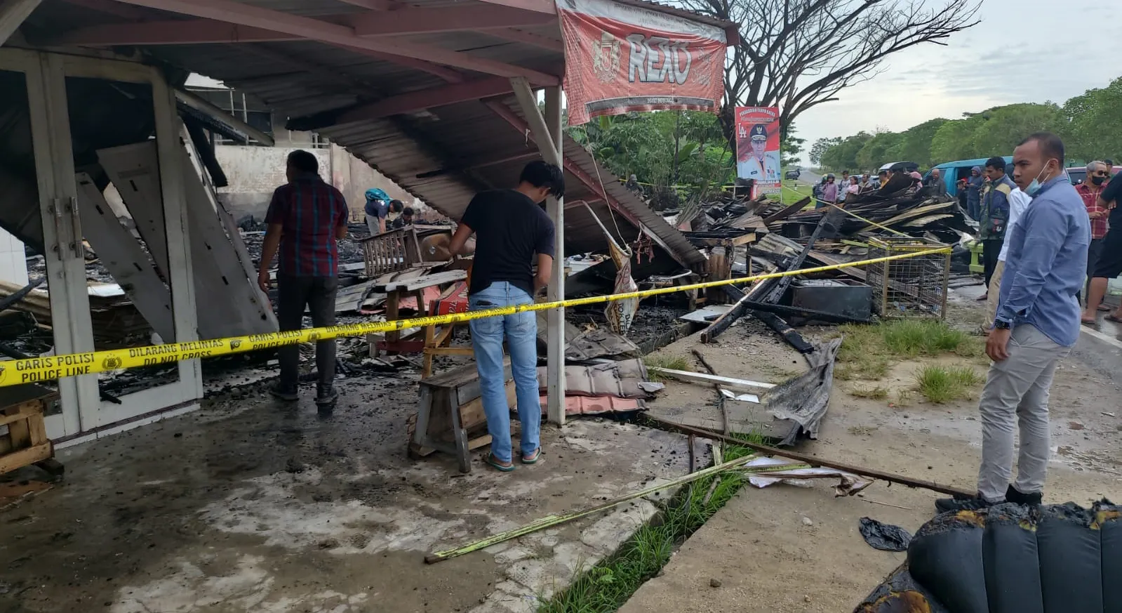 Arus Pendek Diduga Jadi Penyebab Dua Kios dan Gudang RS Aliyah 3 Kendari Terbakar