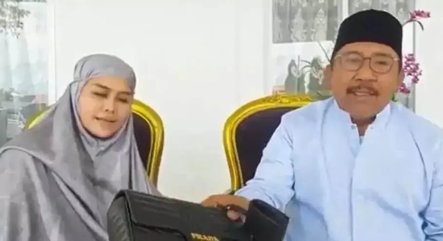 Istrinya Viral Pakai Tas Branded, Pj Bupati Bombana: Dibeli di Mangga Dua, KW Semua