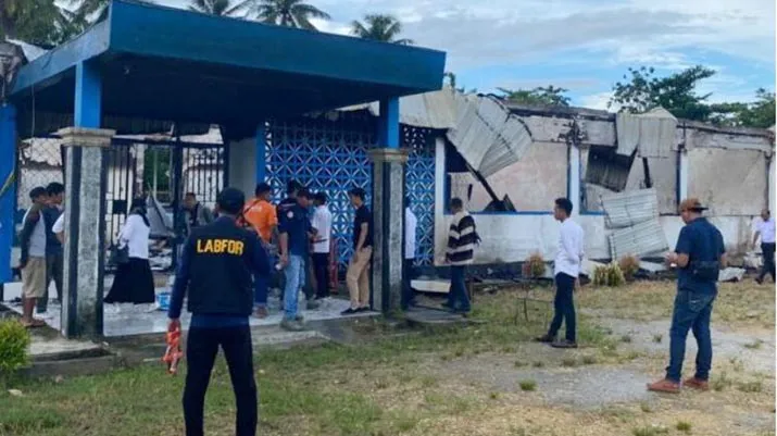 Polres Muna Turunkan Tim Labfor Selidiki Penyebab Kebakaran Kantor PUPR Mubar