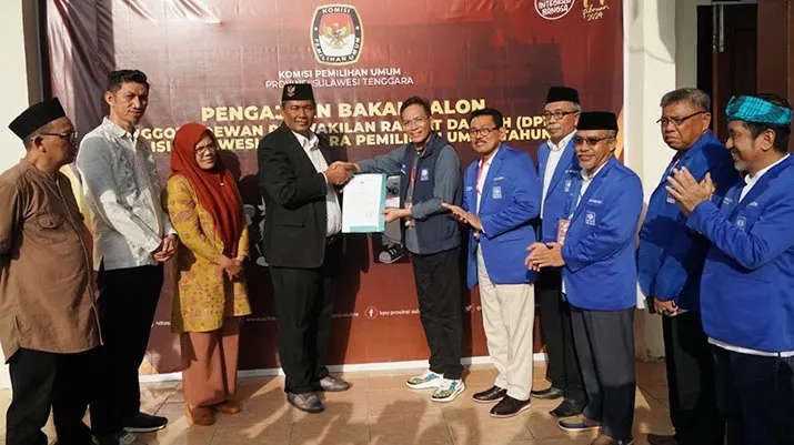Daftarkan Bacalegnya ke KPU, DPW PAN Sultra Optimistis Kembali Menang di Pemilu