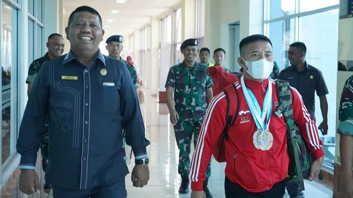 Sambut Atlet Kempo Peraih Emas di Ajang Kejuaraan Dunia, Ketua DPRD Kendari Beri Apresiasi