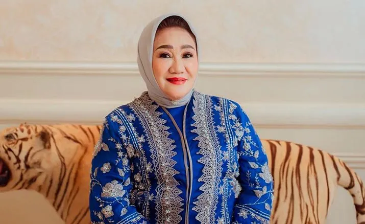 Tina Nur Alam