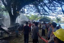 Photo of Enam Warung Makan di Area Wisata Kali Biru Buton Ludes Terbakar