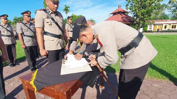 Kasat Lantas dan Jajaran Kapolsek di Polres Konsel Berganti