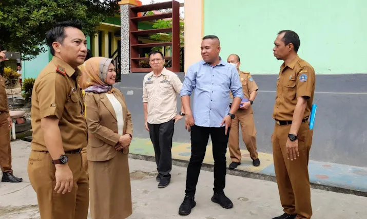 Tinjau Lapangan, DPRD Minta Perbaikan Sarpras di SDN 2 Kendari