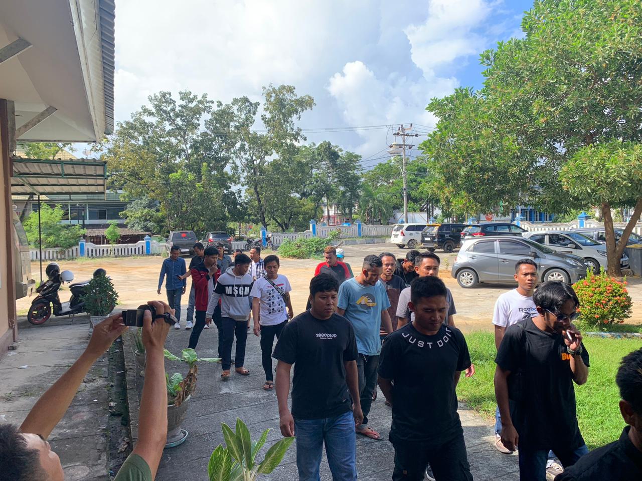 Mengaku Dipecat, 50 Karyawan PT WIN Mengadu ke Disnaketrans Sultra