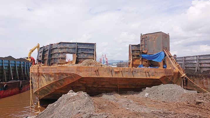 UPP Molawe Beberkan Hasil Pemeriksaan Kapal Tongkang Muat Ore Nikel Tumpah di Perairan Ulu Sawa