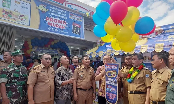 Resmikan Indomaret, Wabup Muna Minta Masyarakat Dukung Investasi di Muna