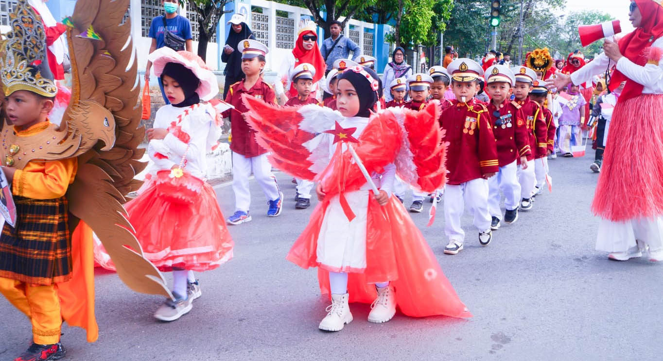 Barisan Anak RA se-Sultra Meriahkan Karnaval HUT RI