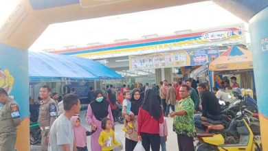 Photo of Hari Pertama Beroperasi, Indomaret di Mubar Diserbu Konsumen