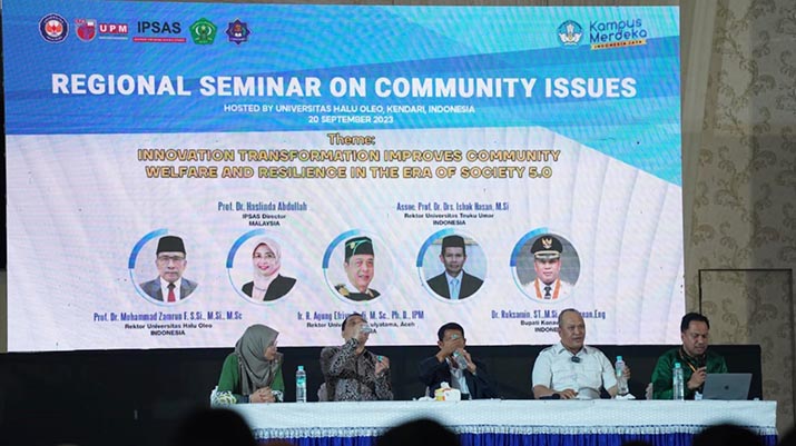 Seminar Serantau, Bupati Konut Ruksamin Paparkan Nilai Adat Konosara dan Sektor Pariwisata