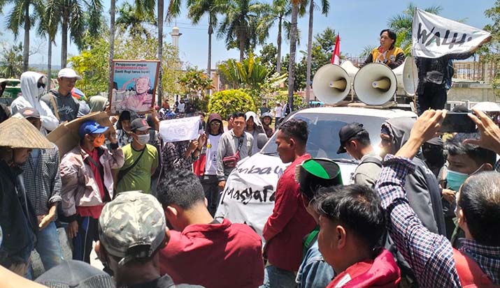 Aktivitas Perkebunan Tak Berizin, Petani dan Walhi Adukan PT Marketindo Selaras ke Kejati Sultra