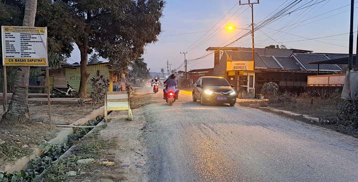 Warga Soroti Debu Proyek Pengaspalan di Jalan Banteng, DPRD: Tanggung Jawab Kontraktor