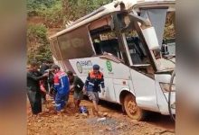 Photo of Bus Muat 19 Karyawan Tambang di Konut Alami Kecelakaan, Satu Orang Patah Tulang