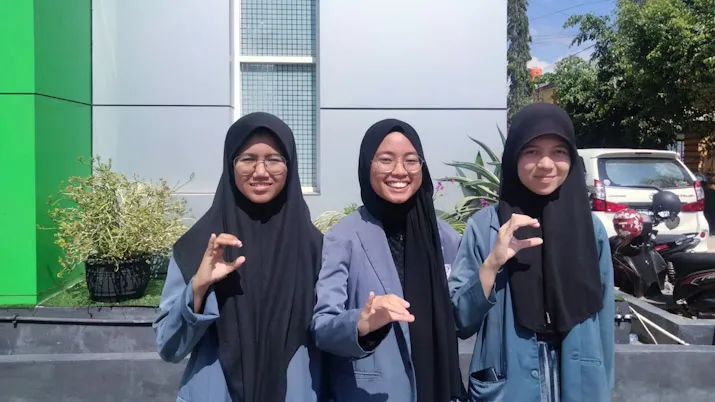 Tiga Siswa MAN IC Wakili Sultra dalam Kompetisi Robotic Internasional di Singapura