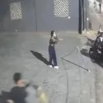 Terekam CCTV, Beberapa OTK Serang Warga di Depan Papi's Mami's Coffe and Palekko