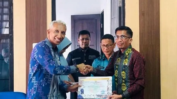20 Koperasi di Sultra Terima Sertifikat Penilaian Kategori Sehat