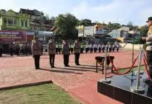 Kasat Lantas Polres Baubau dan Kapolsek Kadatua Berganti