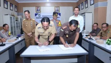 Pj Bupati Bombana Teken MoU dengan Kejari