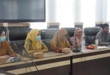 Berstatus P, Guru Honorer Bahasa Inggris Adukan Nasib ke DPRD Kendari