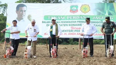 Kunker ke Konut, Menteri Pertanian Beri Bantuan Bibit, Alsintan dan Dana P2L ke Petani