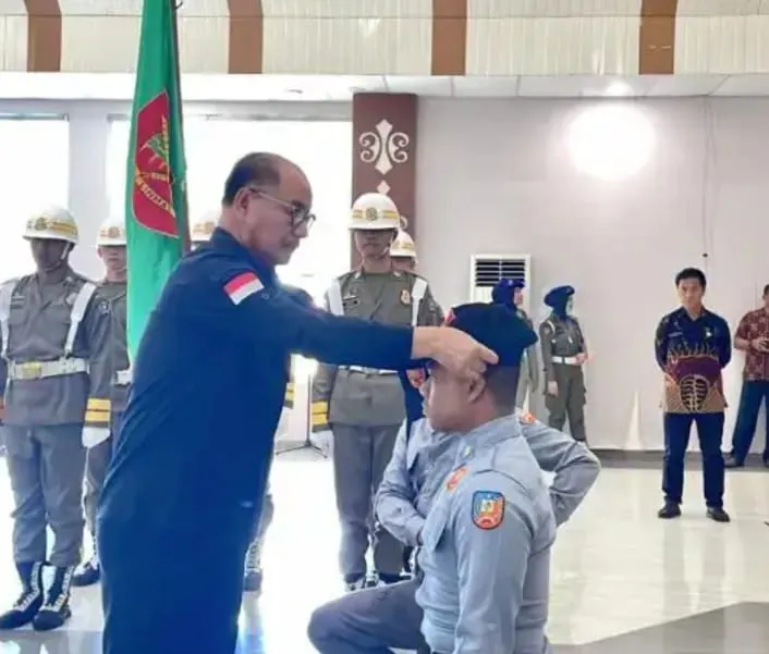 Siap Sukseskan Pemilu 2024, Bupati Konsel Kukuhkan 1.685 Satlinmas