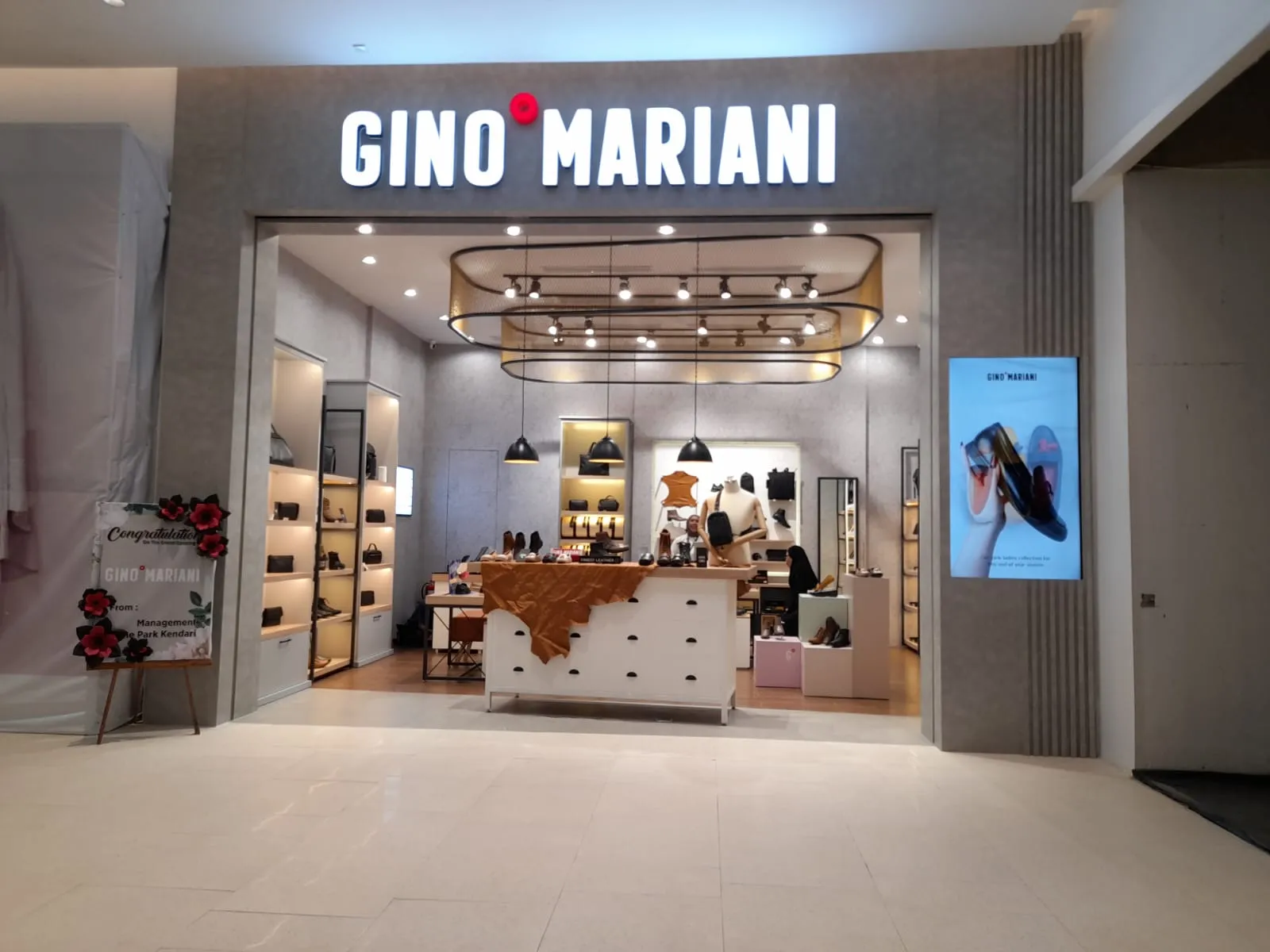 Pecinta Sepatu Kulit, Kini Gino Mariani Resmi Hadir di Kendari