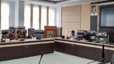 Warga Perumahan Griya Asri Cendana Datangi DPRD Kendari untuk Adukan Developer