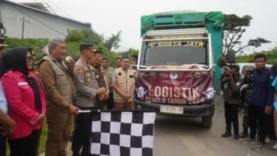 Pemkot Kendari Distribusikan Logistik Pemilu 2024