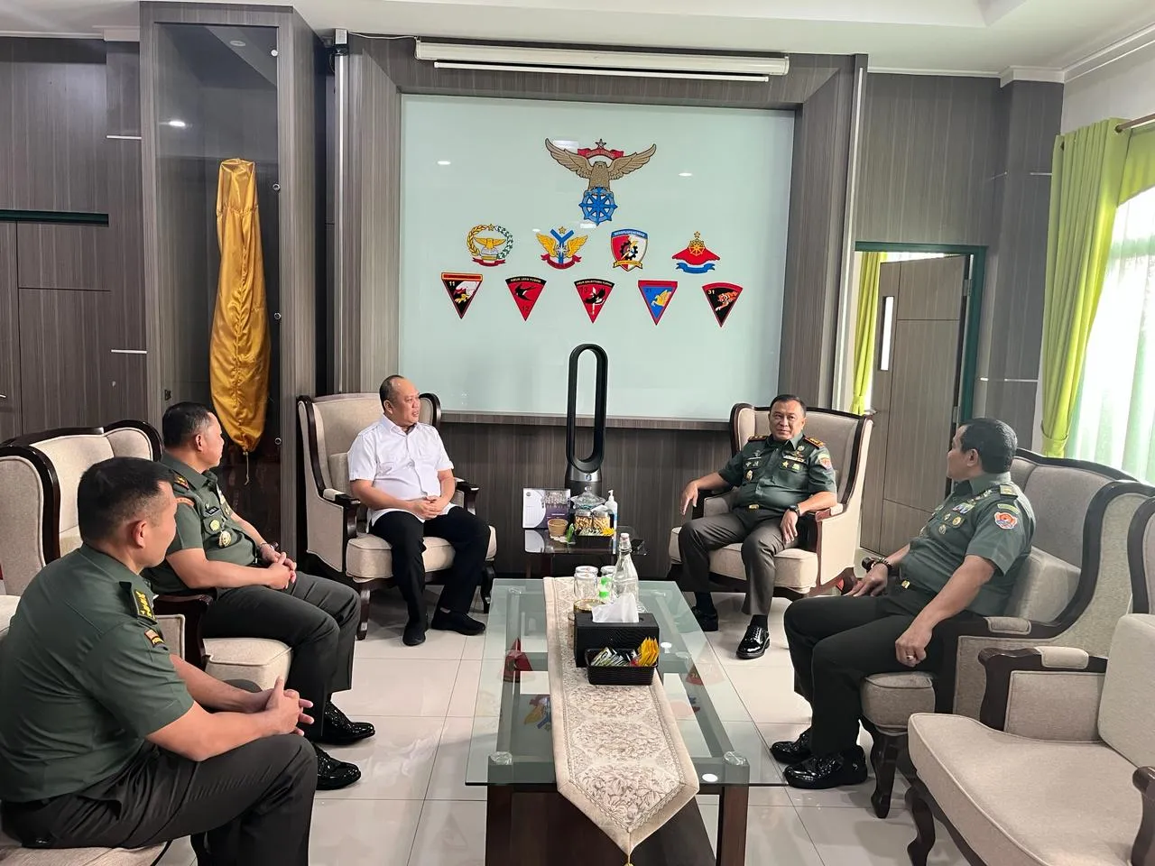 Ruksamin Matangkan Pembangunan Lanudad Konosara dan Skuadron Serba Guna