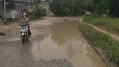 Warga Keluhkan Jalan Rusak di Kecamatan Poasia, Rawan Terjadi Kecelakaan