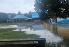 Pj Bupati Muna Barat Tinjau SMPN 1 Napano Kusambi yang Jadi Langganan Banjir