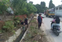 Cegah Banjir, DLH Kota Kendari Bersihkan Sedimen Drainase